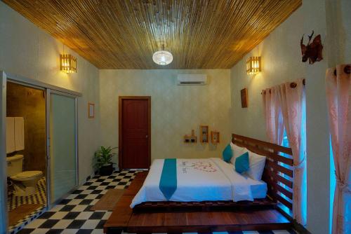 old khmer house