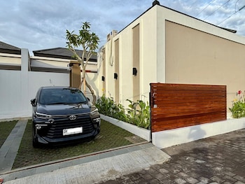 solvana villas sanur by agata