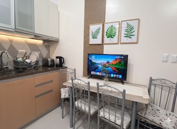Bgc Mckinley City Center Apartments,,4 star