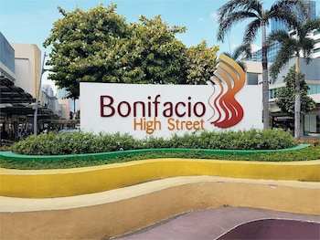 bgc mckinley city center apartments