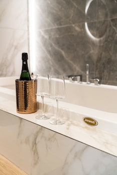 anna teresa luxury