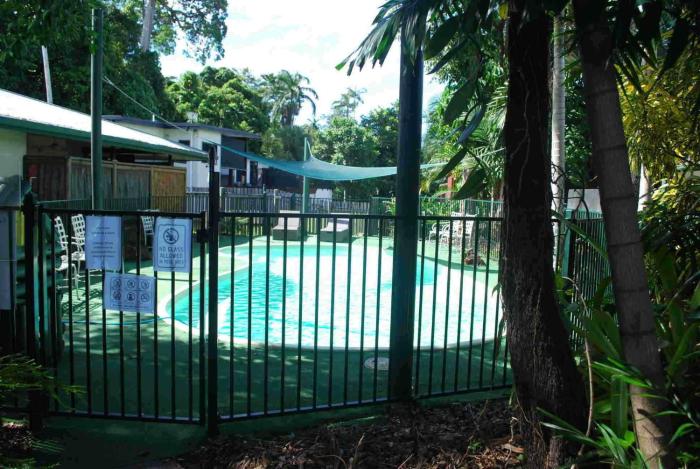 rainforest motel