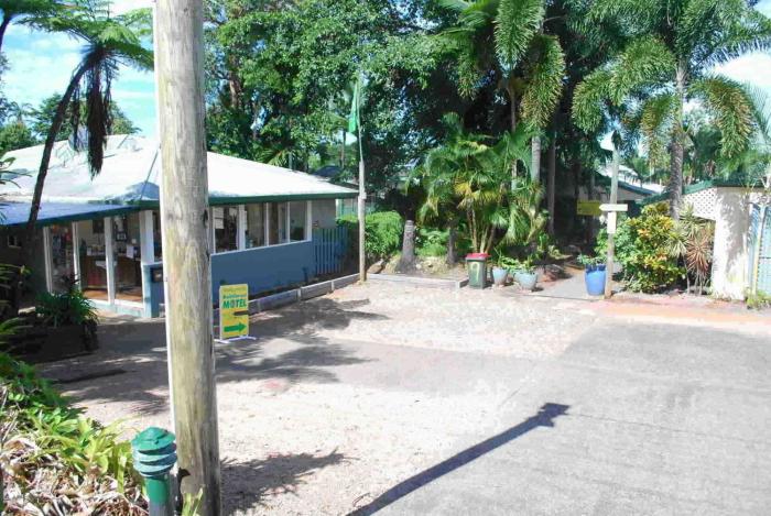 rainforest motel