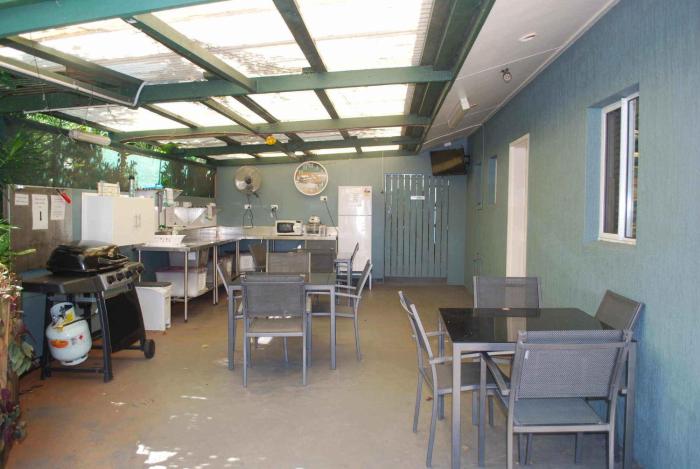 rainforest motel