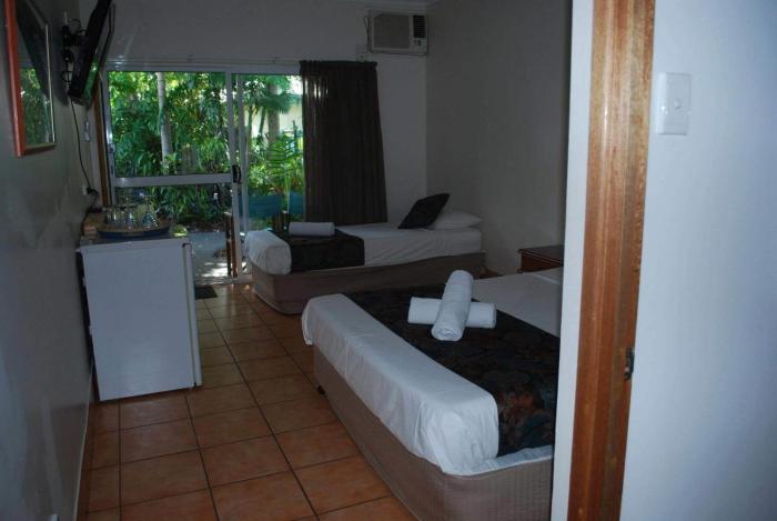 rainforest motel