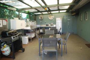 rainforest motel