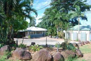 rainforest motel