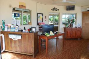 rainforest motel