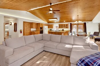 oriole house 2518