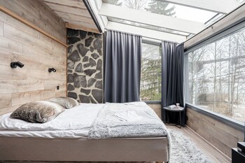Private & Luminous Suite With Lake Views,,3 star
