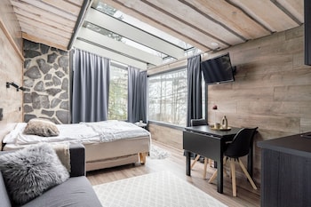Private & Luminous Suite With Lake Views,,3 star