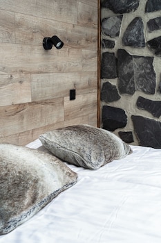 private and luminous suite with lake views