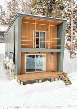 creekside chalets hakuba