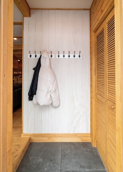 Creekside Chalets Hakuba,,3 star