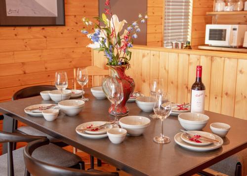creekside chalets hakuba