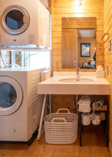 creekside chalets hakuba