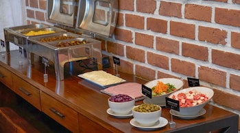 naia apart hotel miraflores
