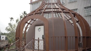 unicorn rocket resort