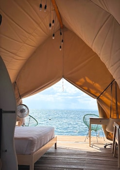 Floating Home In Reef Resort Unit 1,,2 star