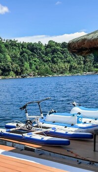 floating home in reef resort unit 1