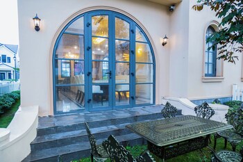 luxury 3 br la fleur villa novaworld pt