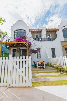 luxury 3 br la fleur villa novaworld pt