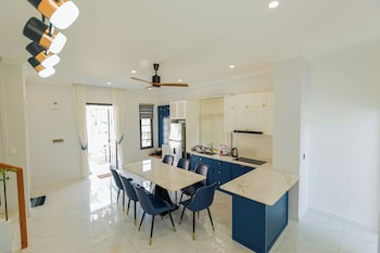 luxury 3 br la fleur villa novaworld pt