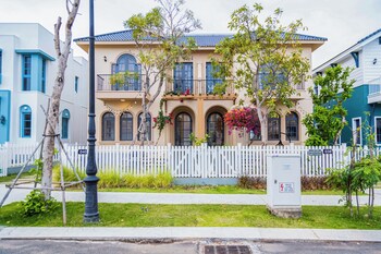 luxury 3 br la fleur villa novaworld pt