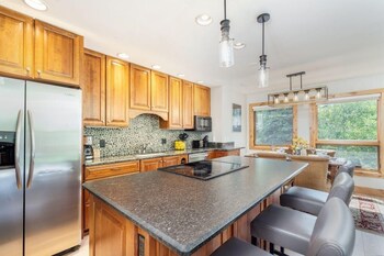 Telluride Ski Resort Co - Vacation Rentals,,3 star