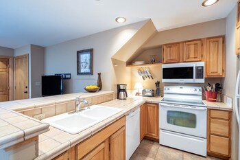 Telluride Ski Resort Co - Vacation Rentals,,3 star