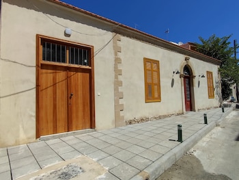 St Lazaros Studios 2,,2 star