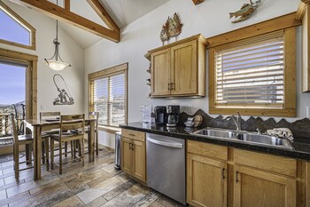Estes Park Vacation Lodging,,3 star
