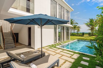 Aqua Vista Hoi An Beachfront Villas,,5 star