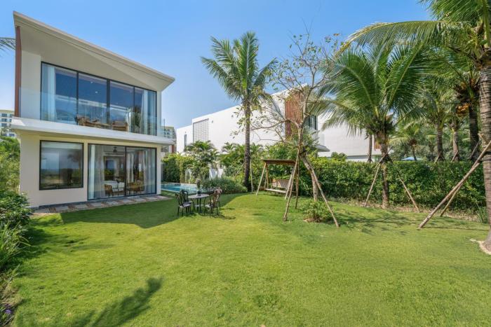 aqua vista hoi an beachfront villas