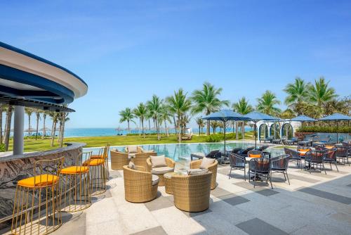 aqua vista hoi an beachfront villas