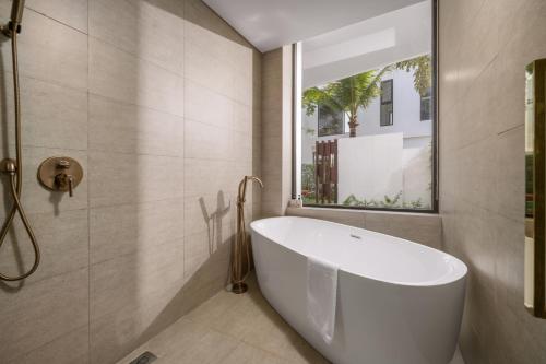 aqua vista hoi an beachfront villas