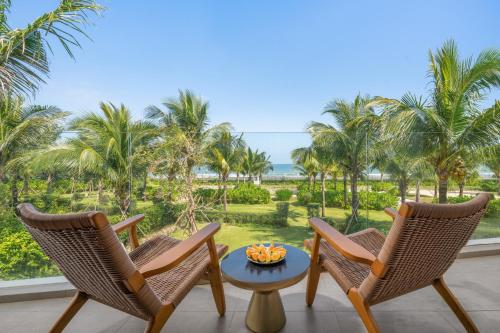 aqua vista hoi an beachfront villas
