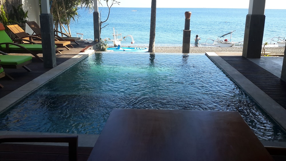 amed beach villa