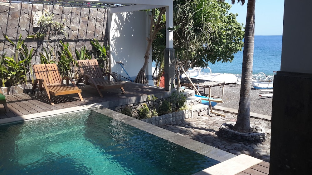 amed beach villa