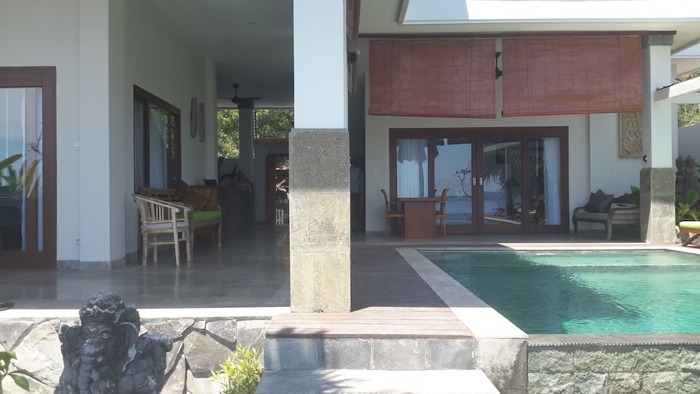amed beach villa