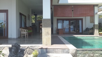 amed beach villa