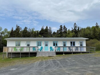 Buoy & Arrow Restaurant And Suites,,3 star