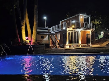 tres marias farmhouse with pool