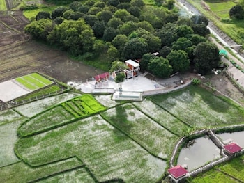 tres marias farmhouse with pool