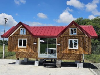 tres marias farmhouse with pool