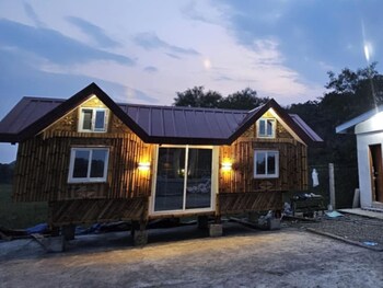 tres marias farmhouse with pool