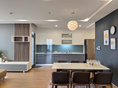 vinhomes metropolis by emily in town