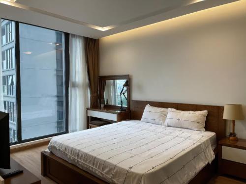 vinhomes metropolis by emily in town
