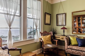 Heceta Lighthouse B&B,,2 star