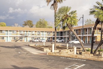 Villa Motel,,2 star